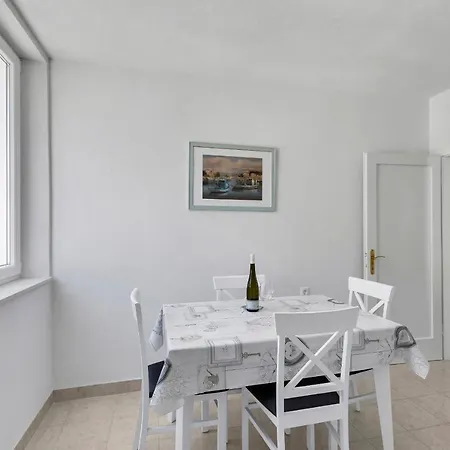 Riva Apartment *