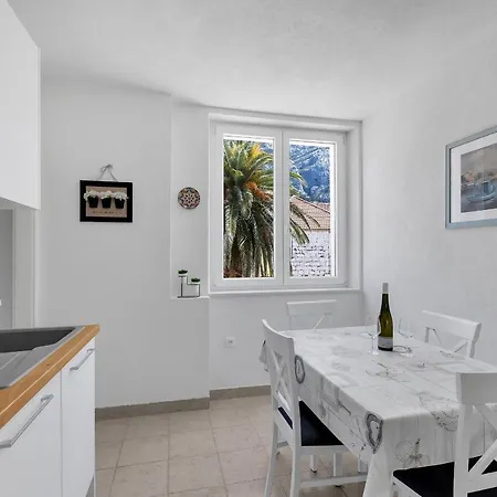 Apartment Riva *